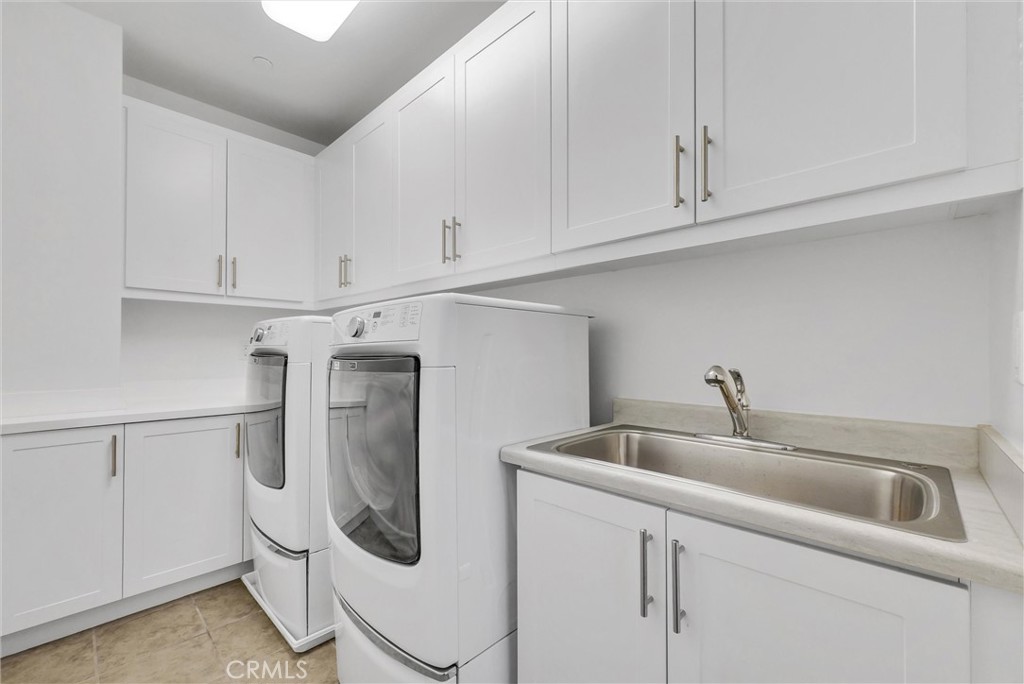 520 N Bardsdale Place