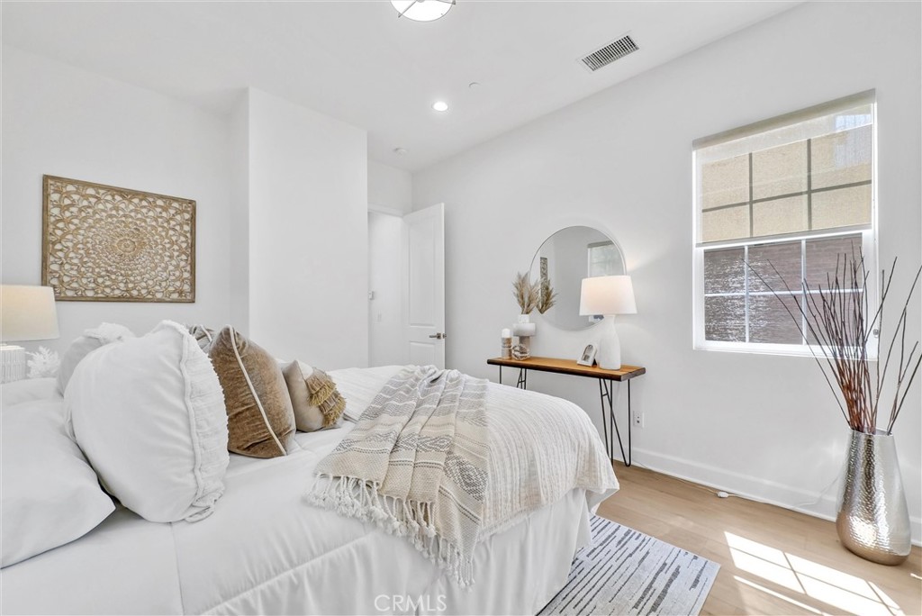 520 N Bardsdale Place