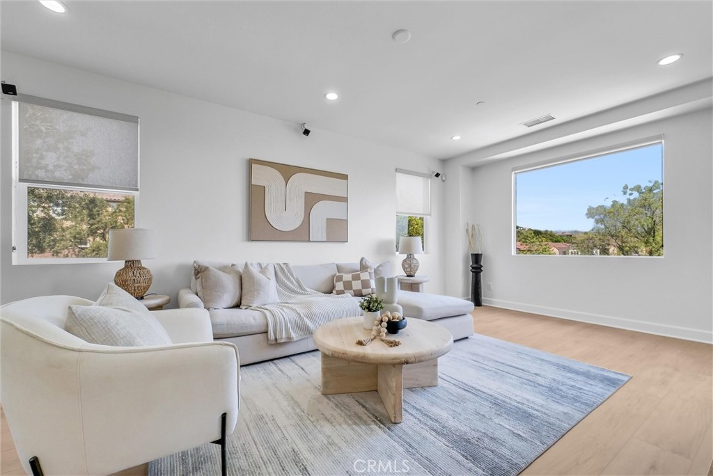 520 N Bardsdale Place