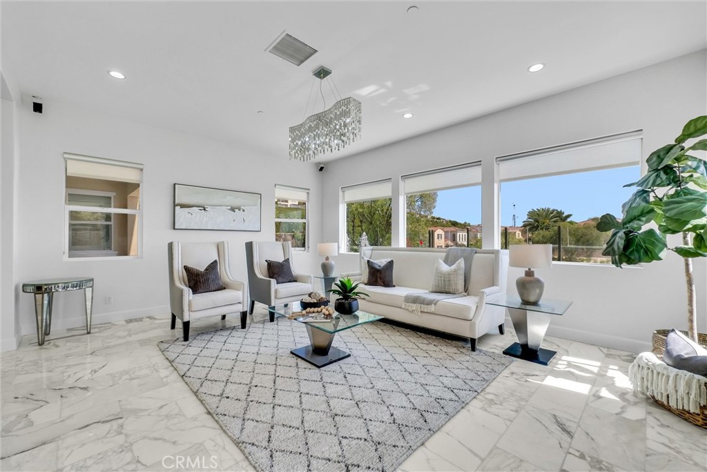 520 N Bardsdale Place