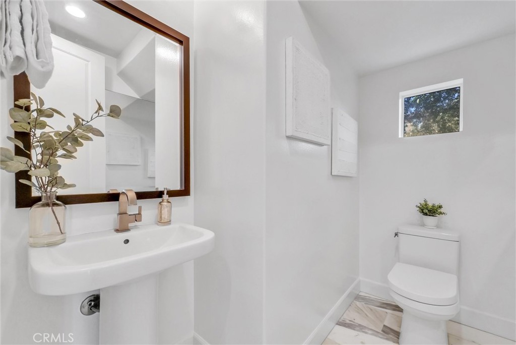 520 N Bardsdale Place