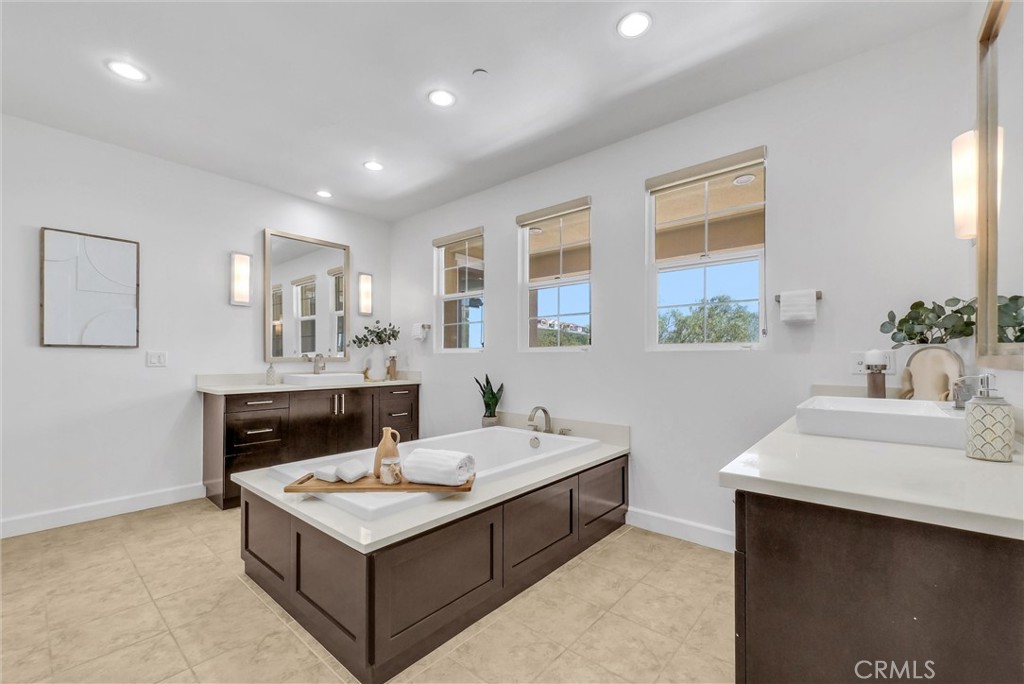 520 N Bardsdale Place