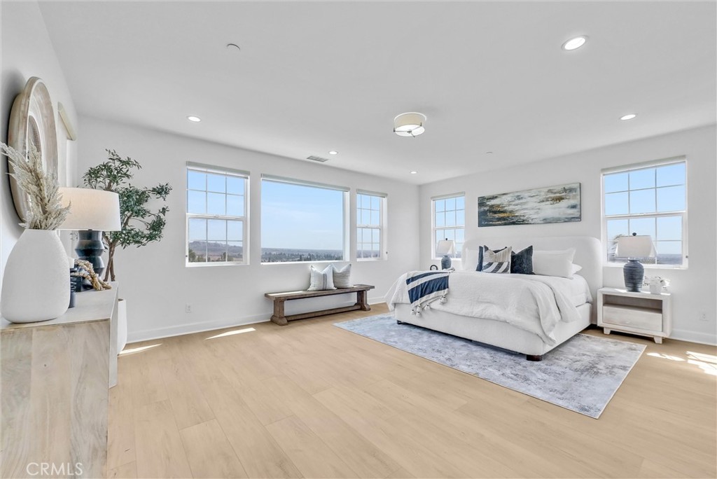 520 N Bardsdale Place