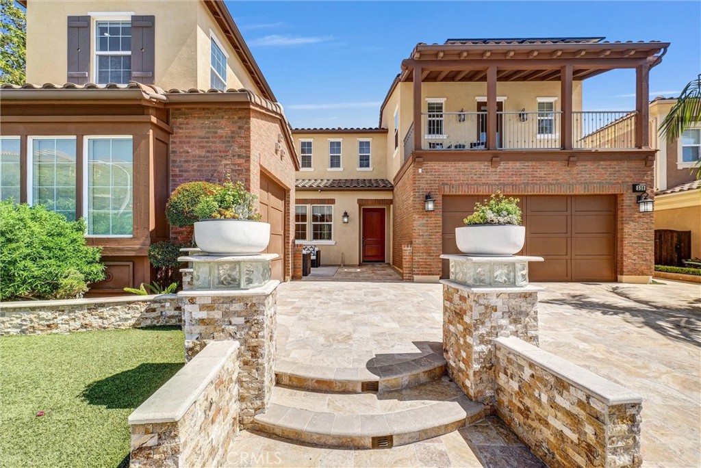 520 N Bardsdale Place