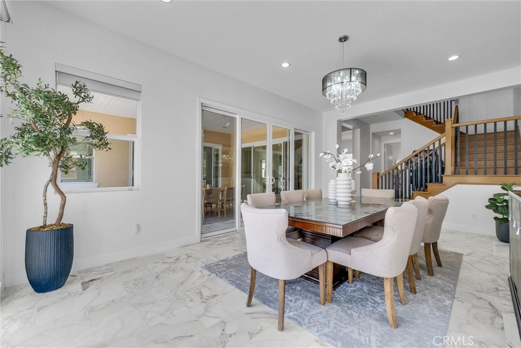 520 N Bardsdale Place