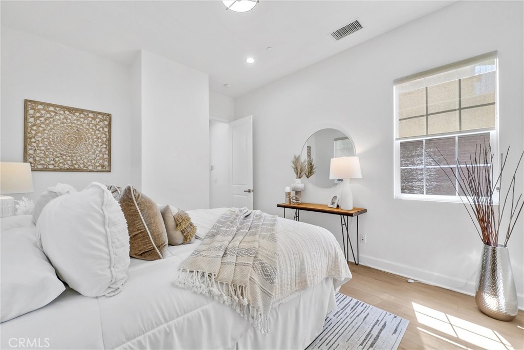 520 N Bardsdale Place