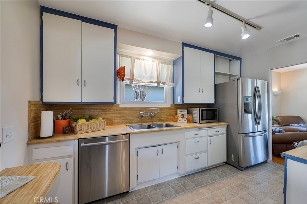 1245 Riverside Drive