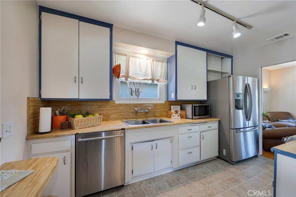 1245 Riverside Drive