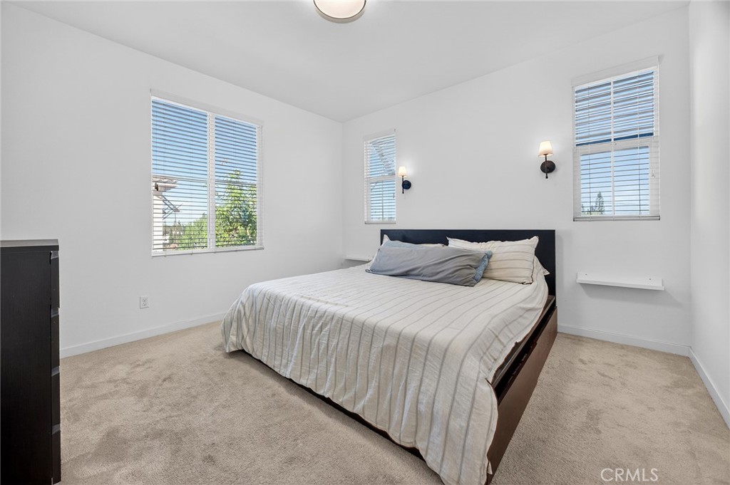 1617 E Lincoln