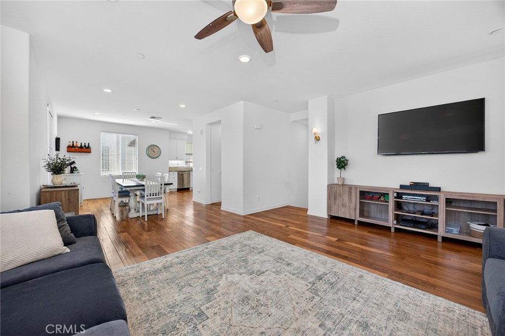 1617 E Lincoln