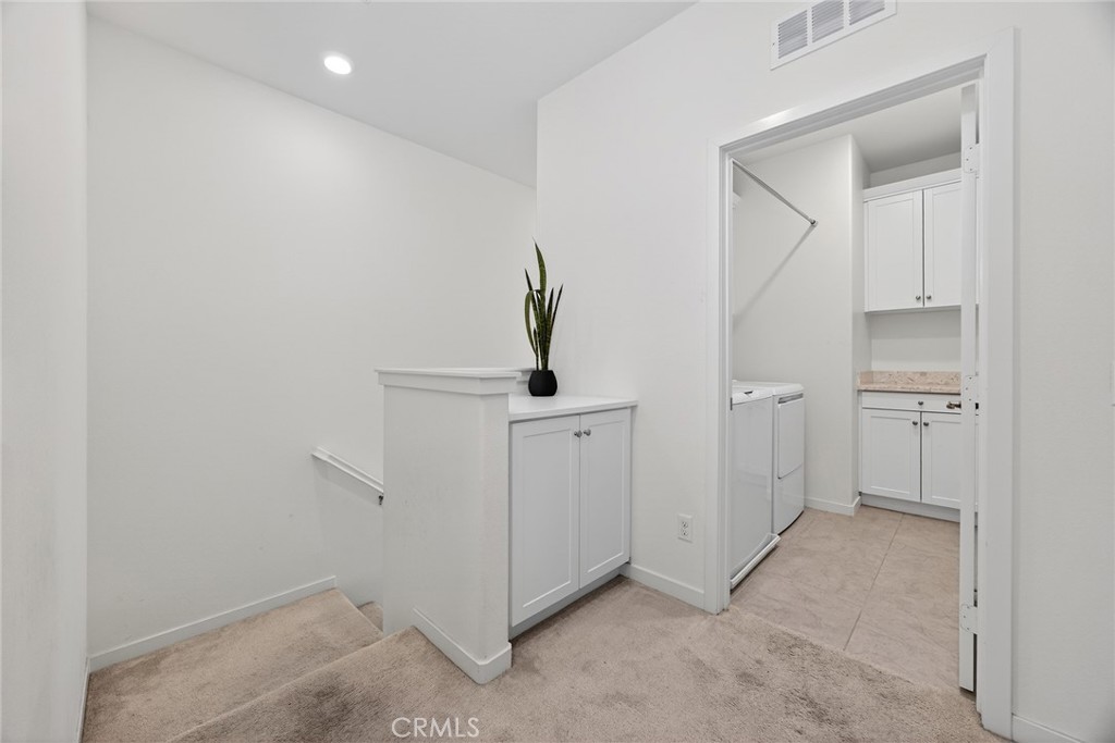 1617 E Lincoln