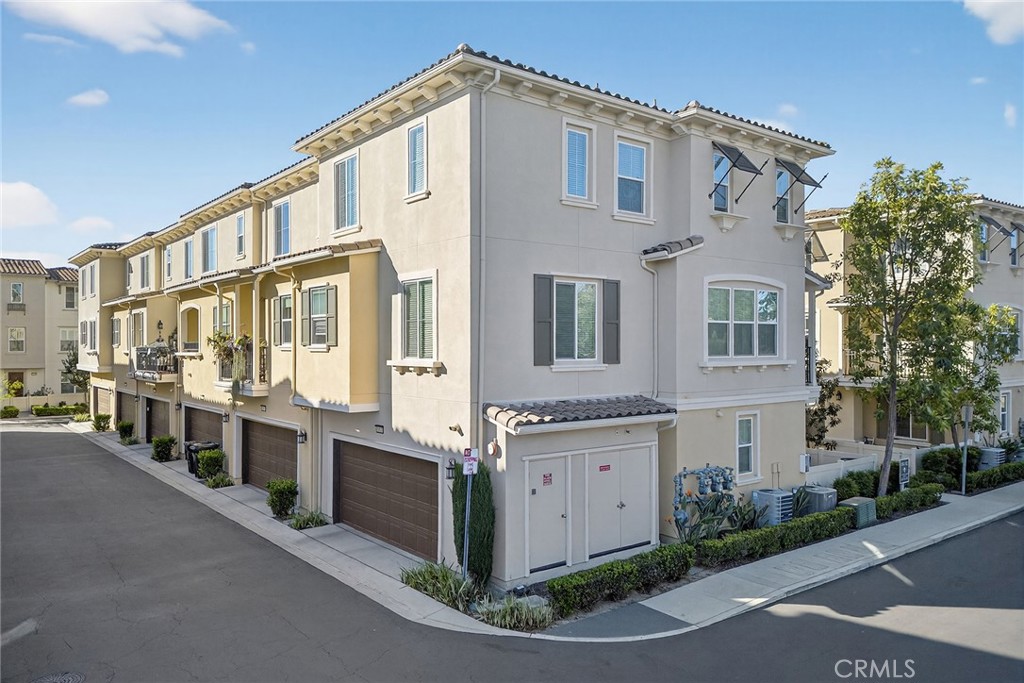1617 E Lincoln