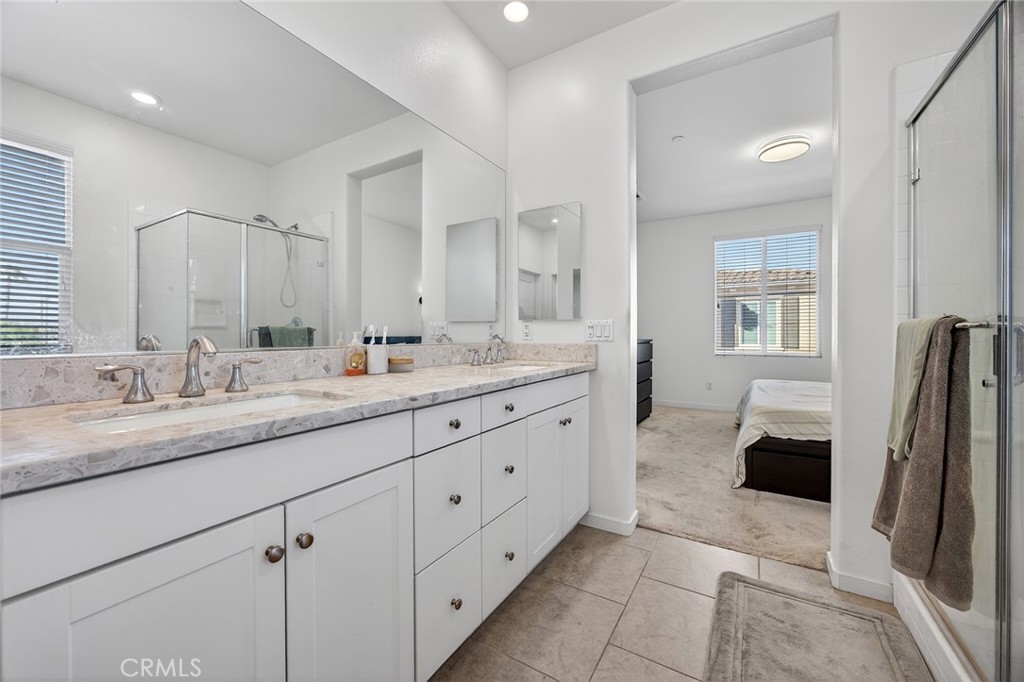 1617 E Lincoln