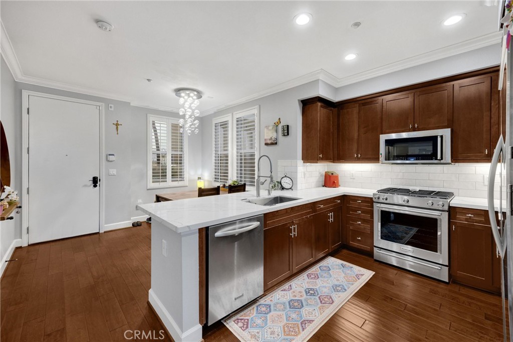 12842 Palm Street 111