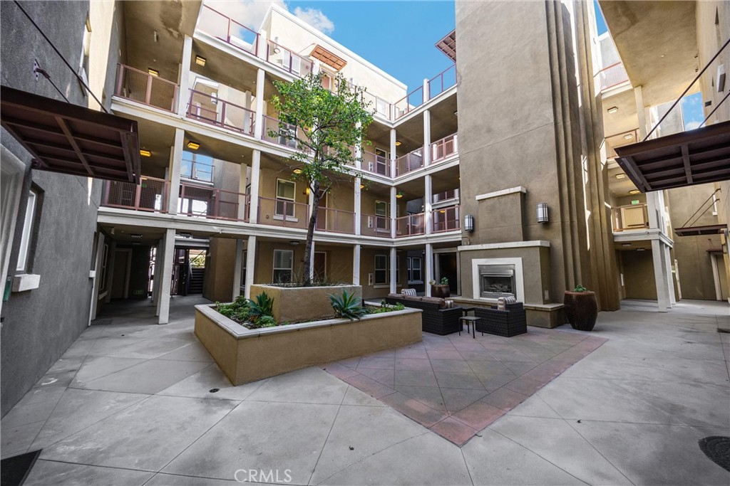 12842 Palm Street 111