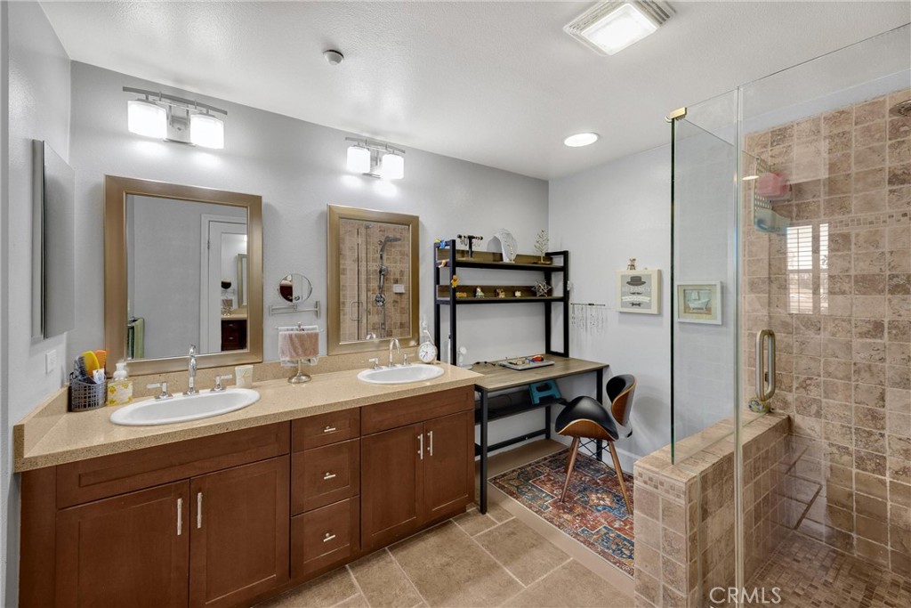 12842 Palm Street 111
