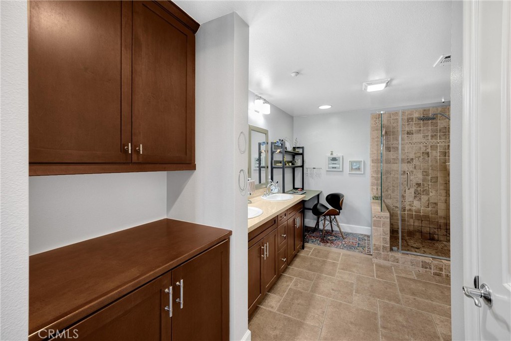 12842 Palm Street 111