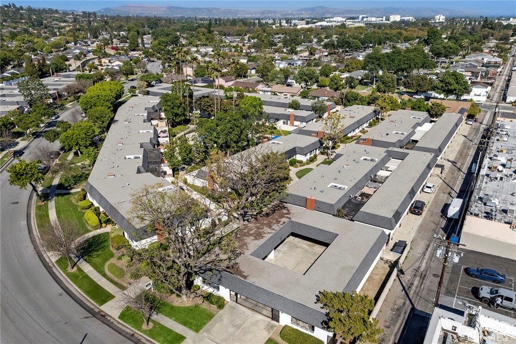 1330 Victoria C