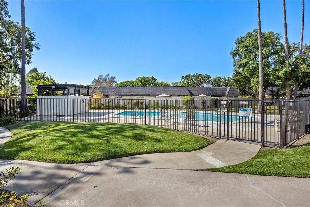 1330 Victoria C