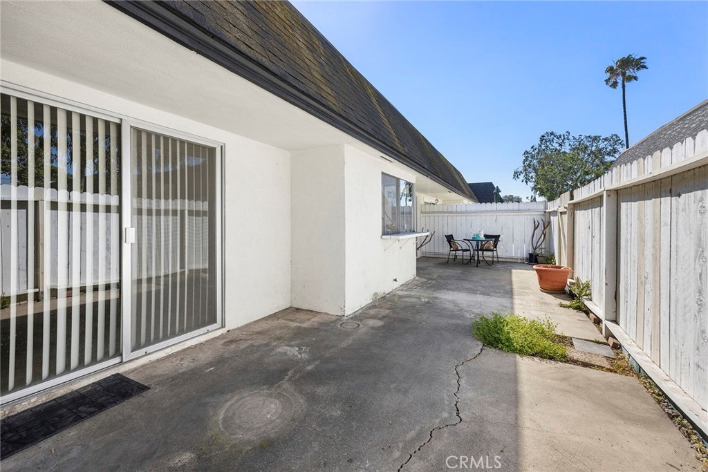 1330 Victoria C