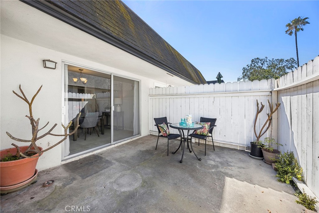 1330 Victoria C