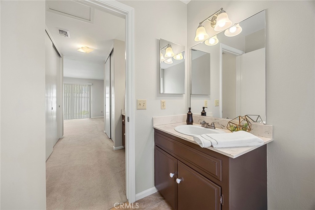 1330 Victoria C