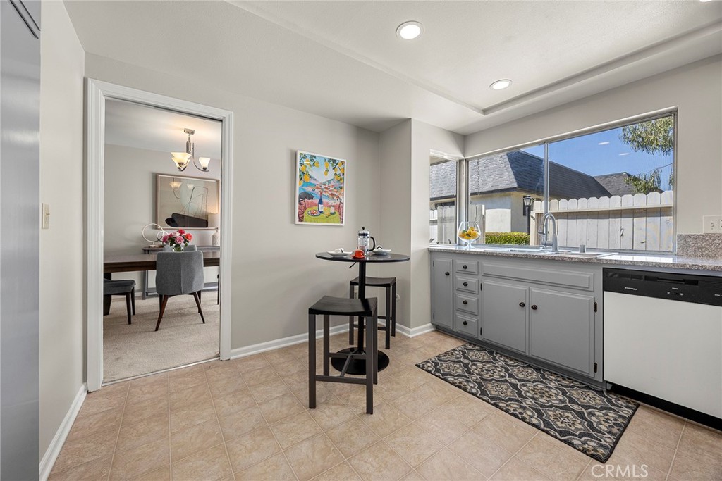 1330 Victoria C