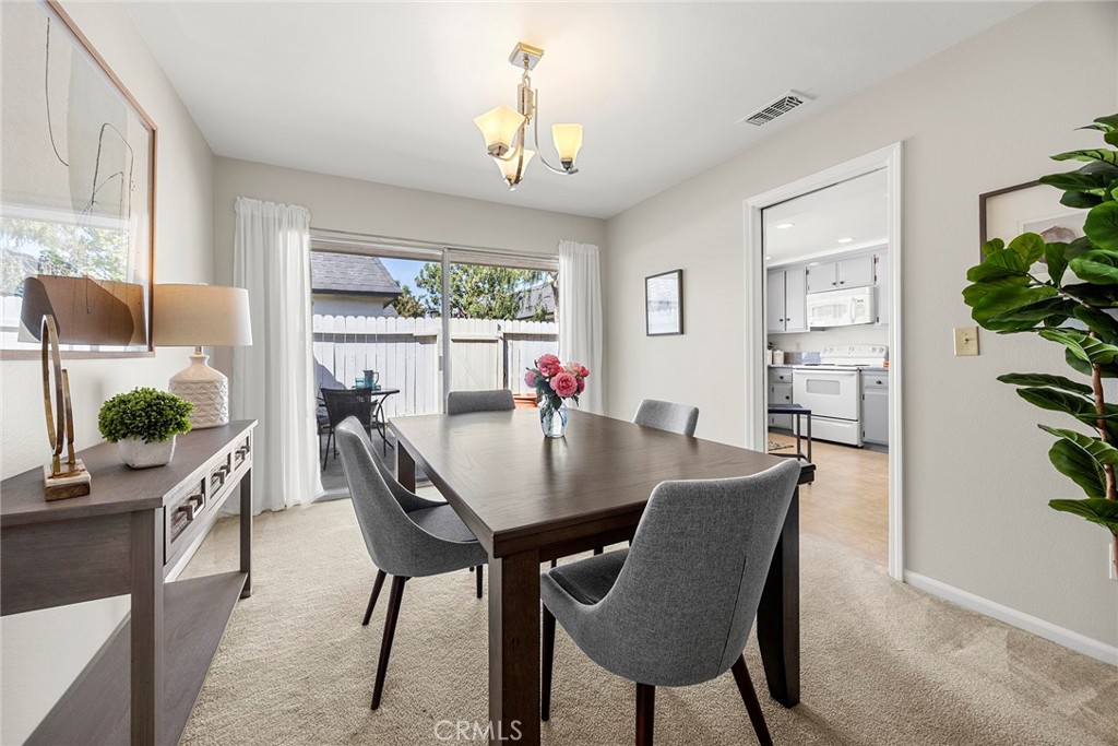1330 Victoria C
