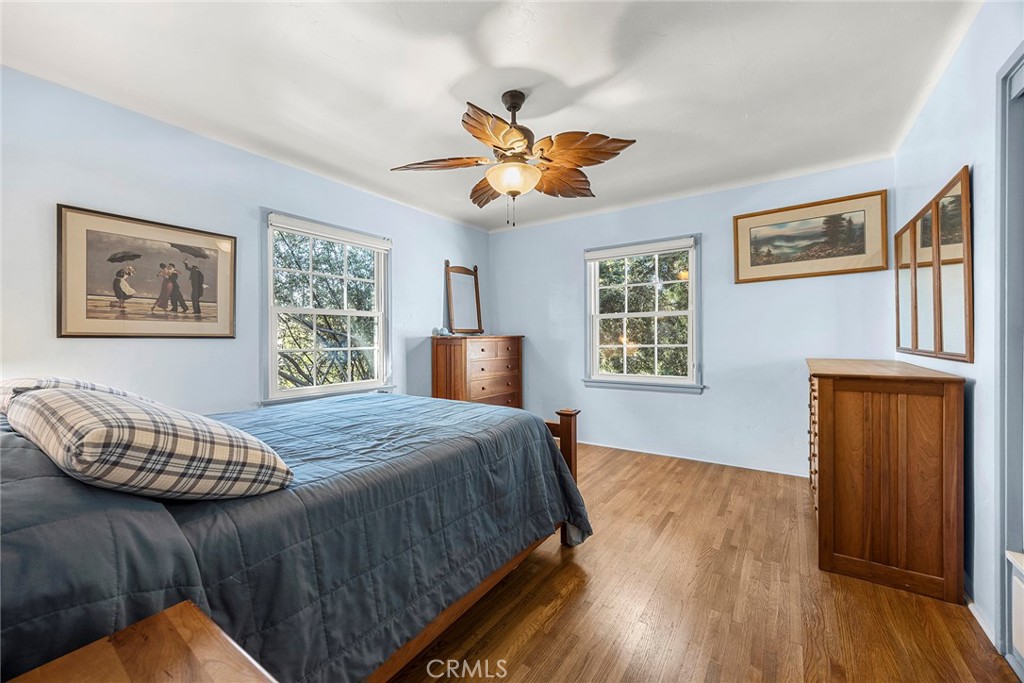 704 Grandview