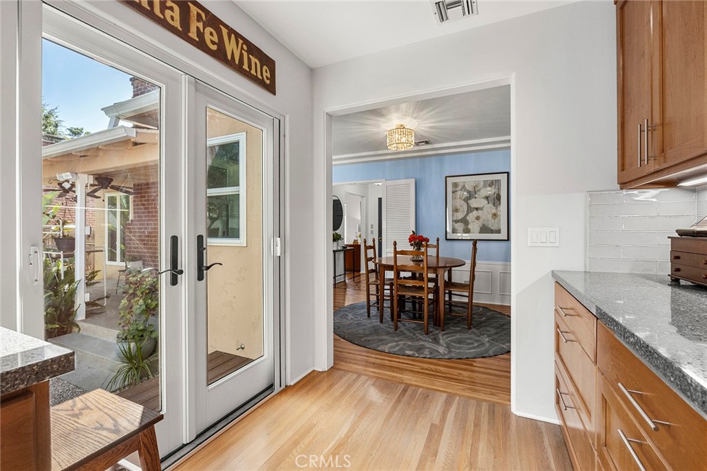 704 Grandview