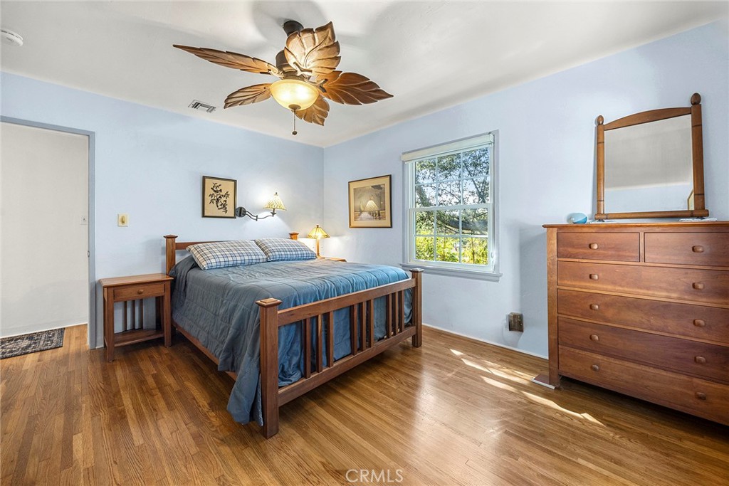704 Grandview