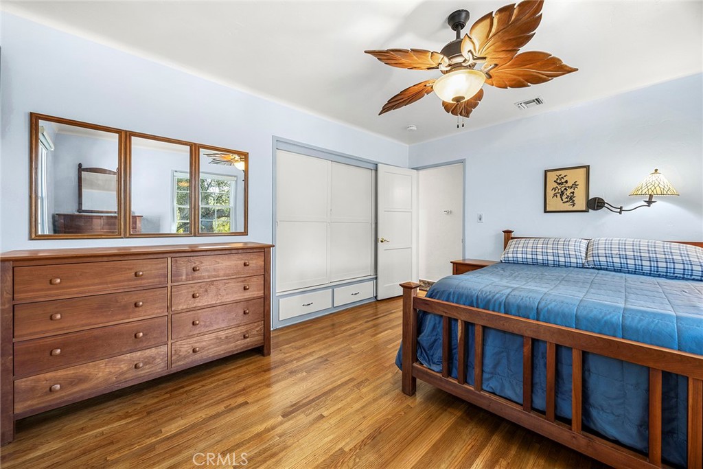 704 Grandview
