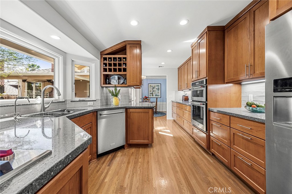 704 Grandview