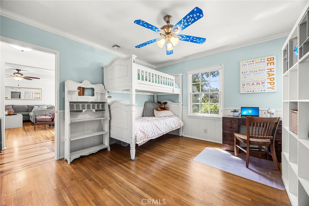 704 Grandview