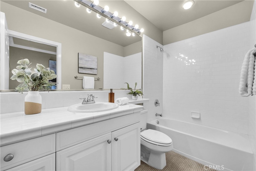 436 Tangerine Place