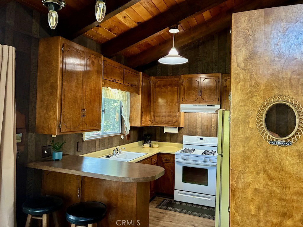23992 Lakeview Dr.