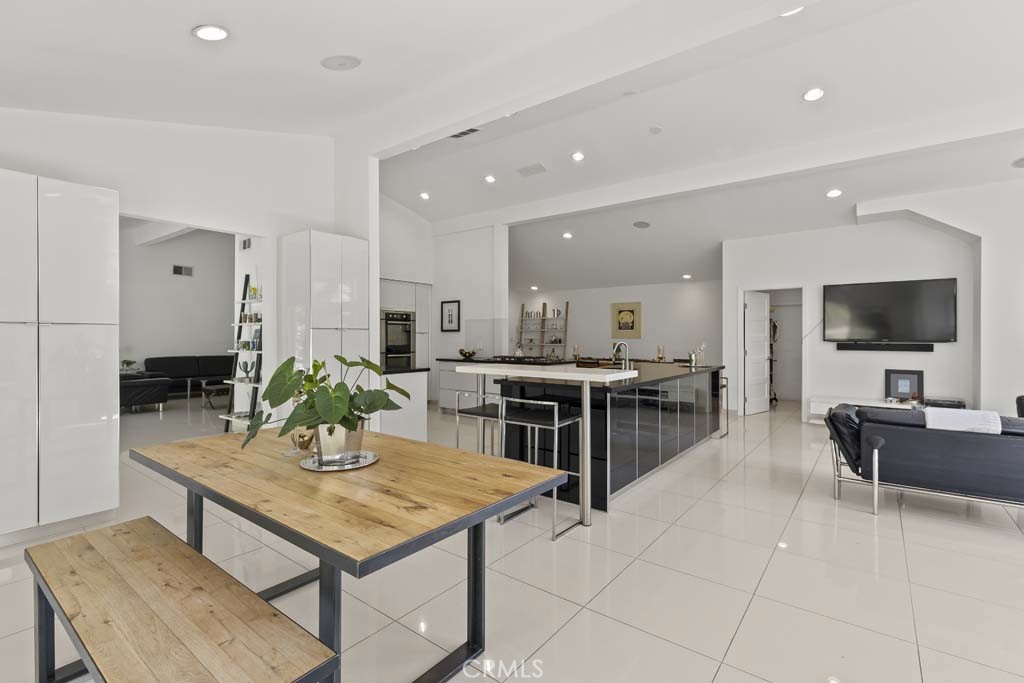 4060 Hickory Tree