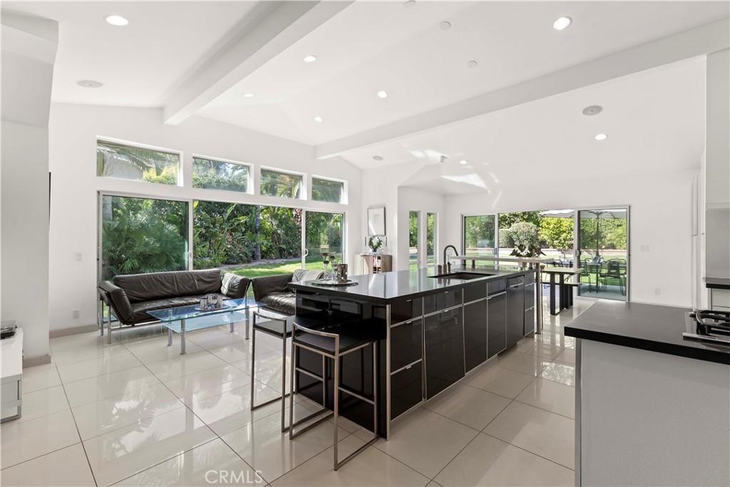 4060 Hickory Tree