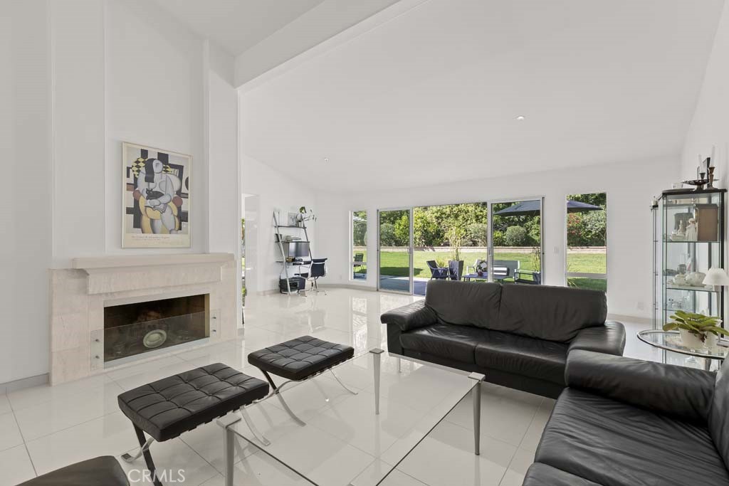 4060 Hickory Tree