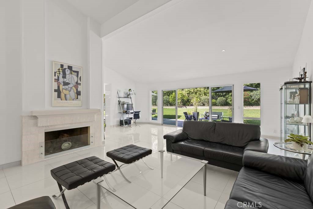 4060 Hickory Tree