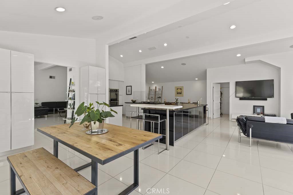 4060 Hickory Tree