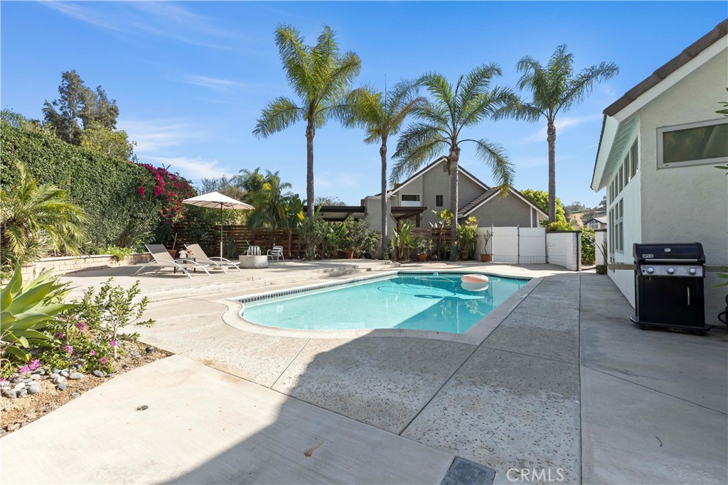 4060 Hickory Tree