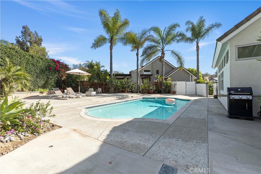 4060 Hickory Tree