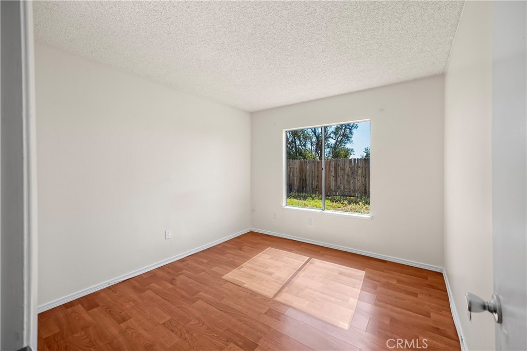 989 Oakdale