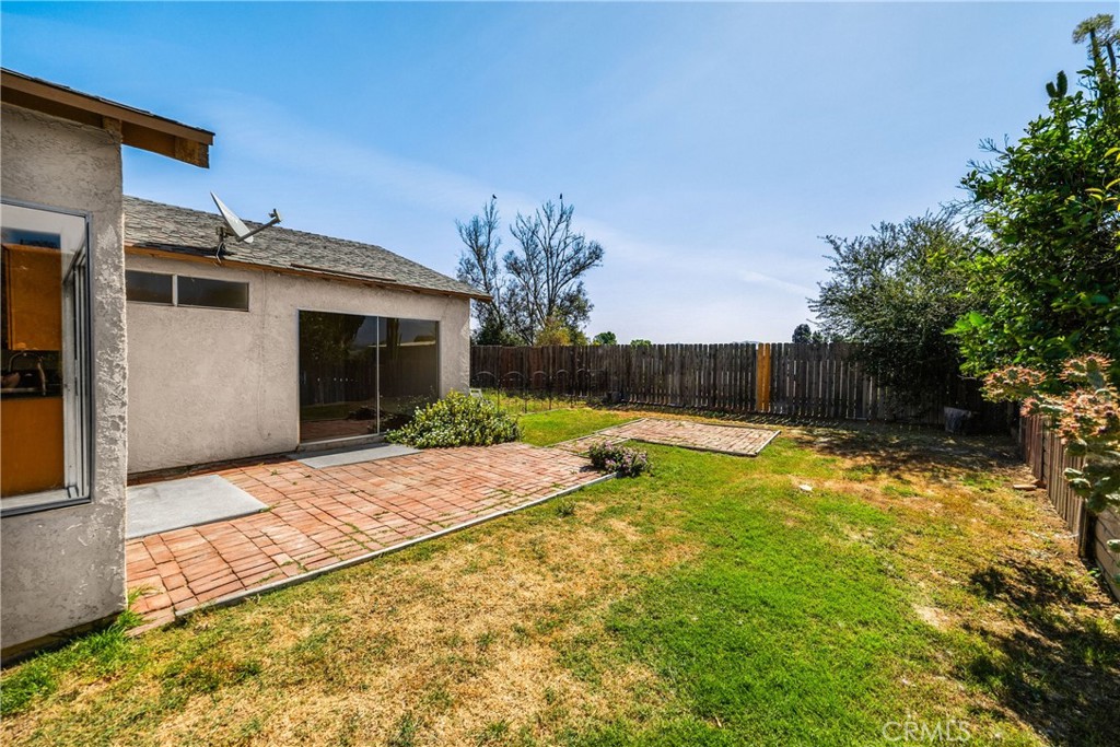 989 Oakdale