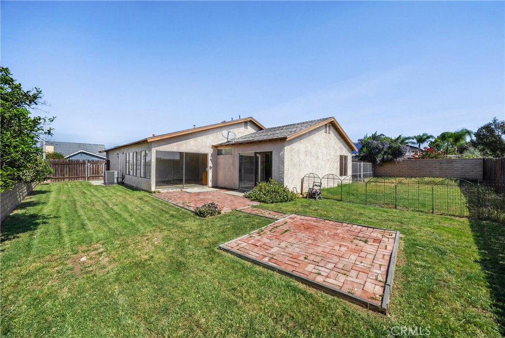 989 Oakdale