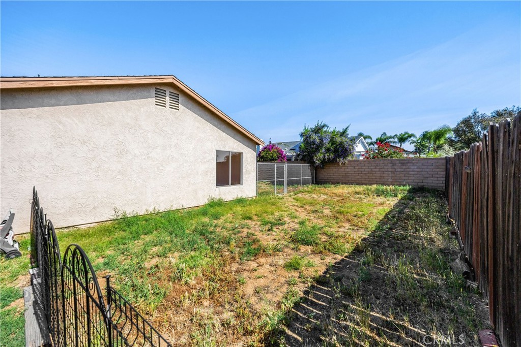 989 Oakdale