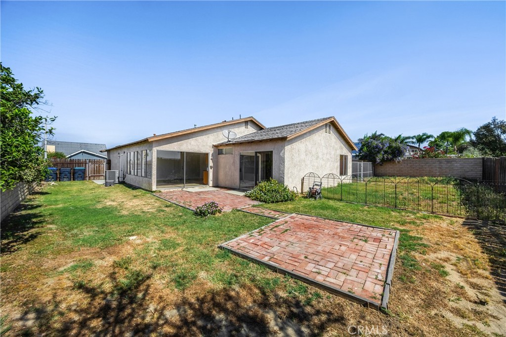 989 Oakdale