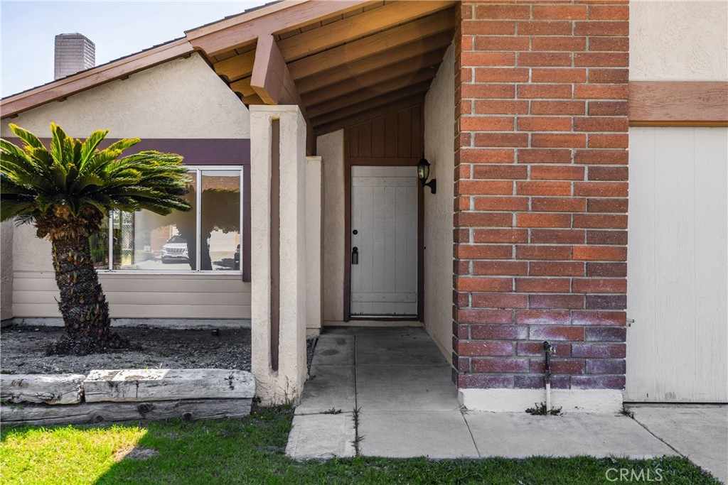 989 Oakdale