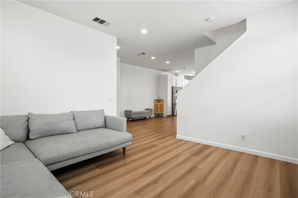 11 Sutherland Court